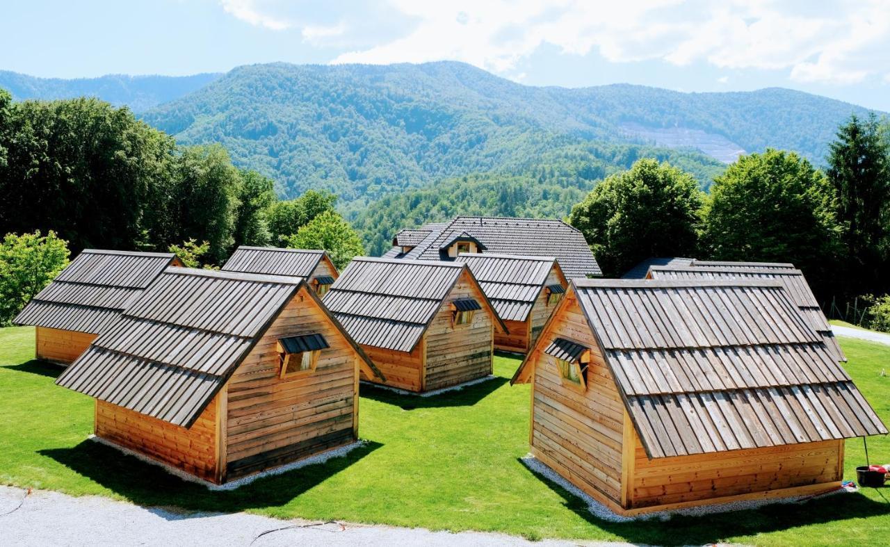 Small Wooden Houses And Apartments Zgornja Dobrava Radovljica Buitenkant foto